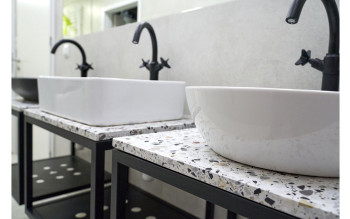 Konsola w stylu terrazzo - idealna pod umywalkę Hiacynt, Gardenia, Miran, Peonia i Tess
