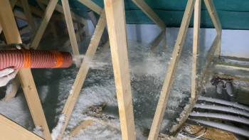 Wełna wdmuchiwana URSA Pure Floc - jeszcze jeden sposób na izolację poddasza nieużytkowego